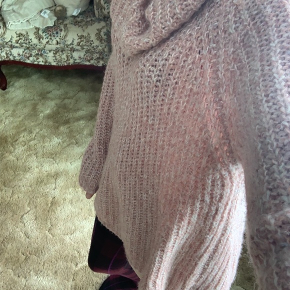 Cozy pink  Cowell neck knitted sweater - Picture 1 of 3